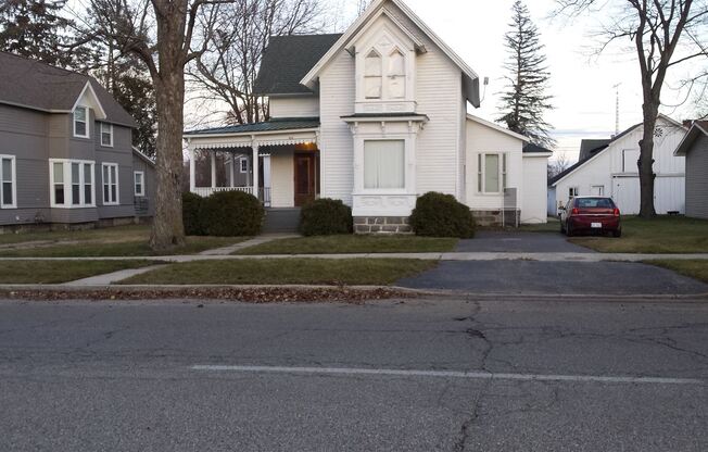 221 Ives Ave