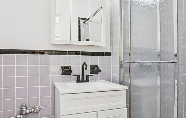 2 beds, 2 baths, 801 sqft, $6,999, Unit PHC