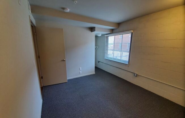 3 beds, 3 baths, 1,122 sqft, $1,890, Unit 304