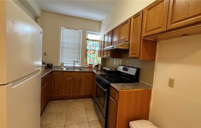 2 beds, 1 bath, 650 sqft, $2,450