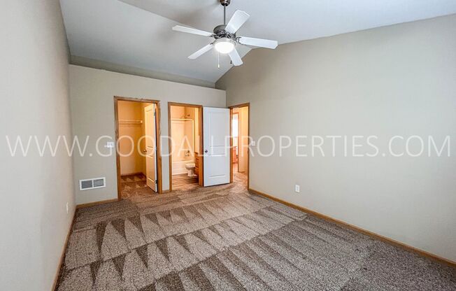 2 beds, 2.5 baths, $1,595