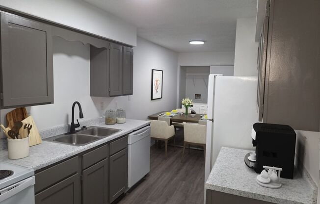 1 bed, 1 bath, 600 sqft, $825