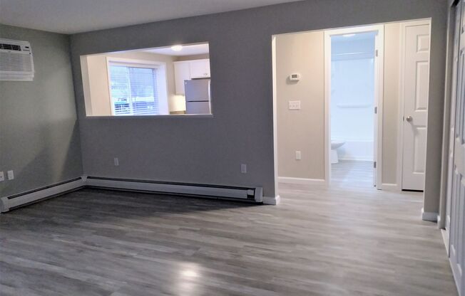 1 bed, 1 bath, 750 sqft, $1,265, Unit C08