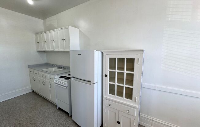 Studio, 1 bath, 500 sqft, $895, Unit 116