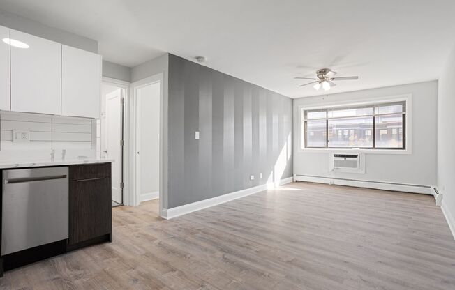 2 beds, 1 bath, $1,995, Unit 435