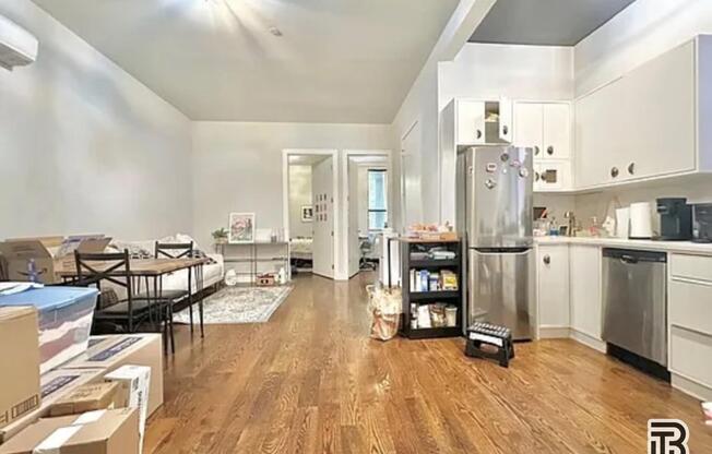 3 beds, 1 bath, $5,200, Unit 1