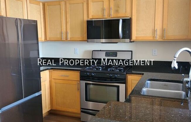 2121 S KINNICKINNICK AVE