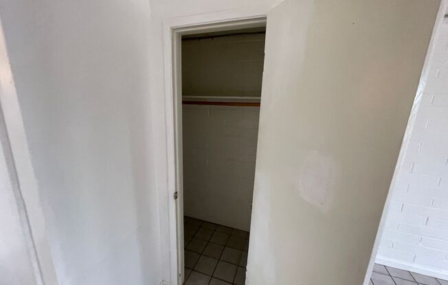 Studio, 1 bath, $725, Unit KEL201-5