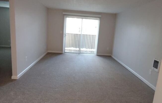 1 bed, 1 bath, 592 sqft, $1,275, Unit 023