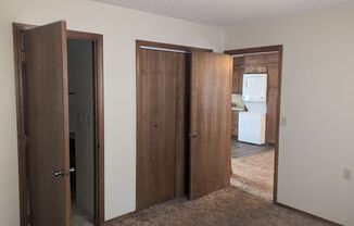 2 beds, 1 bath, $730, Unit SN-2-D