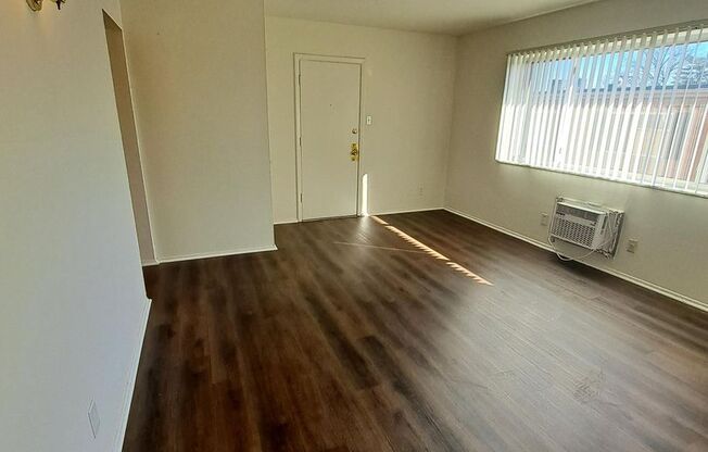 2 beds, 1 bath, 720 sqft, $950, Unit 9343F