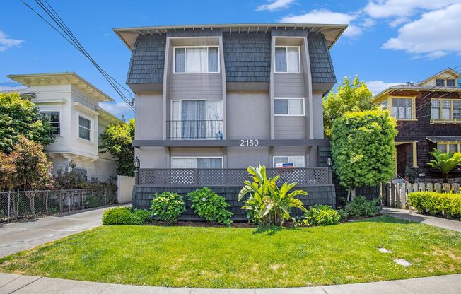 2150 Santa Clara Ave #F - 2 bedroom | 1.5 bath | 2 level townhouse style apartment