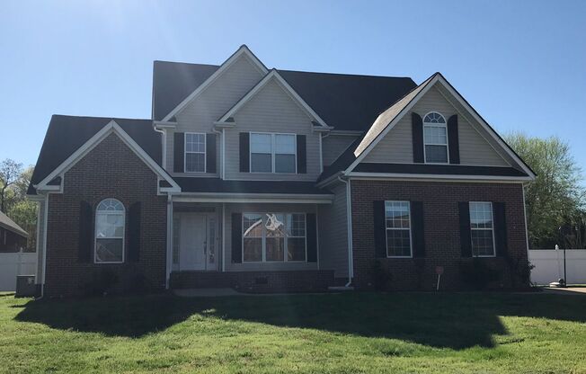 5 Bedroom Home in Wonderful Subdivision in Ooltewah TN