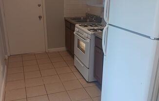 2 beds, 1 bath, $1,300