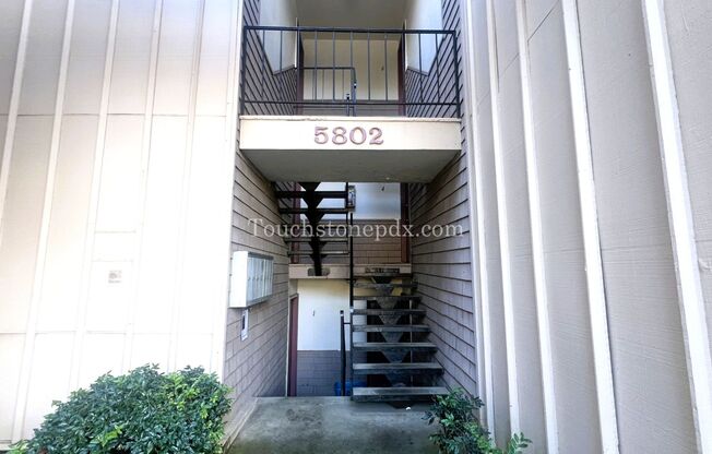 1 bed, 1 bath, $1,195, Unit 5802-3