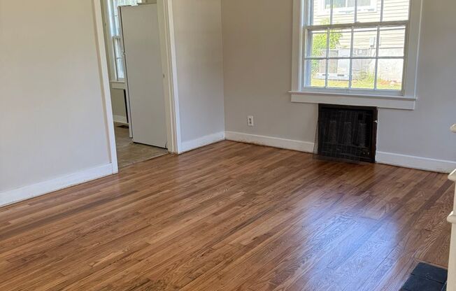 Charming 2 Bedroom Rental with Fresh Updates