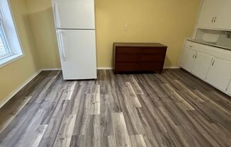 1 bed, 1 bath, $650, Unit 1914