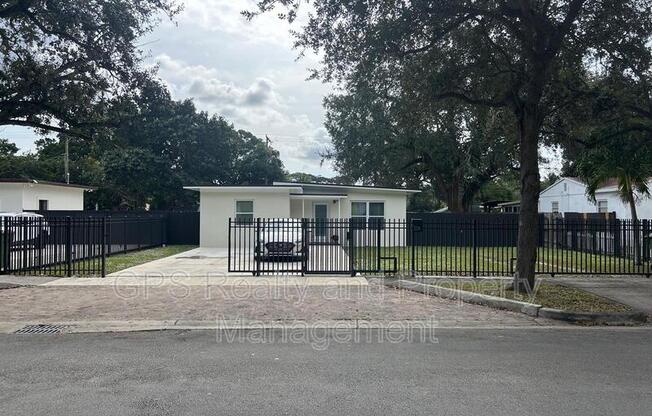1230 NW 125 ST