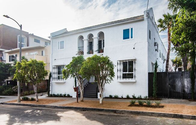 1439 N. Curson Avenue