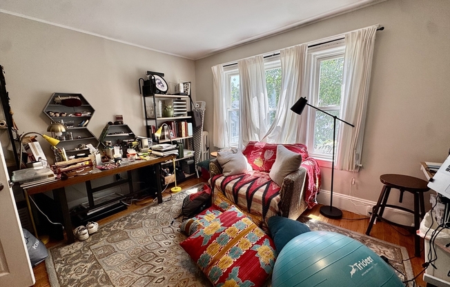 89 BURGET AVE