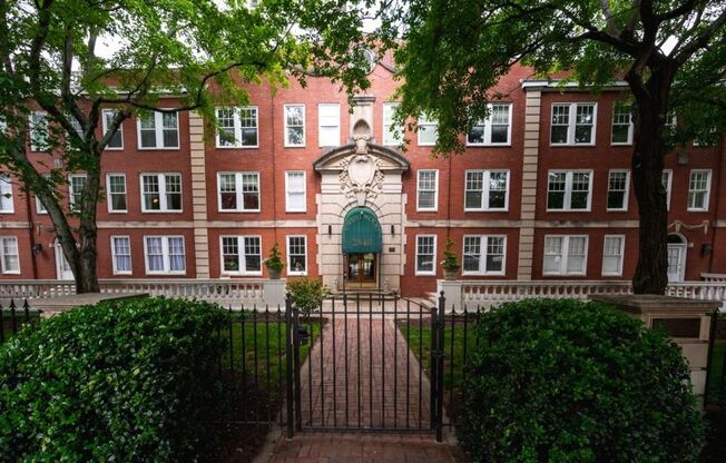 2 bed 2 bath Peachtree Loft living in Buckhead