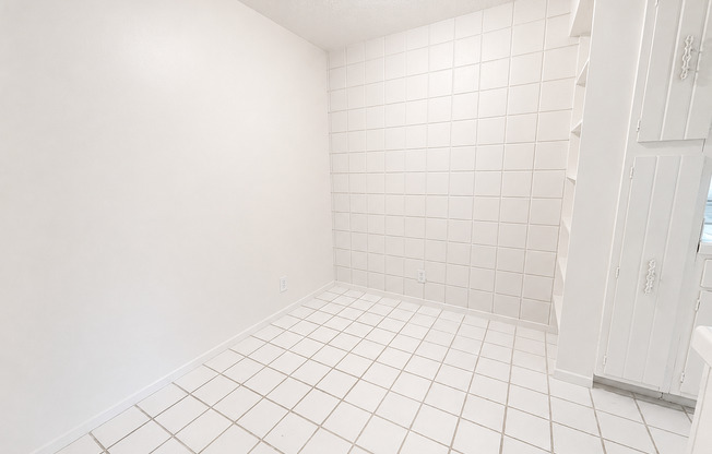 1 bed, 1 bath, 650 sqft, $1,289, Unit SUX-222