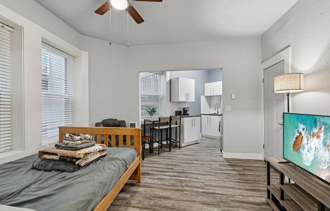 Studio, 1 bath, 375 sqft, $1,425, Unit 209