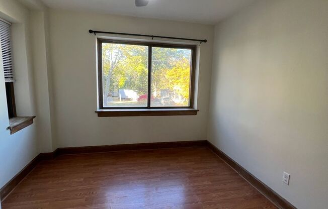 2 beds, 1 bath, $850, Unit 1011 Apt 3