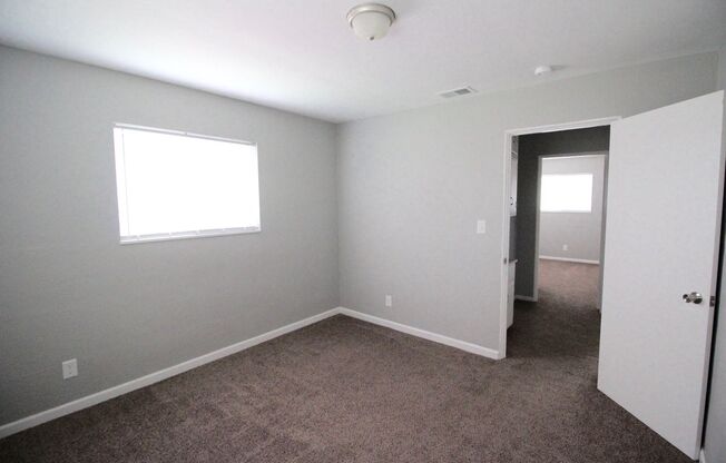 2 beds, 1 bath, 750 sqft, $1,095, Unit B12 1037 08