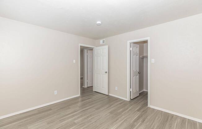 2 beds, 2 baths, 932 sqft, $999