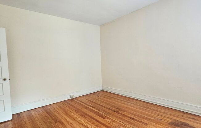 2 beds, 1 bath, 1,100 sqft, $1,725, Unit F1