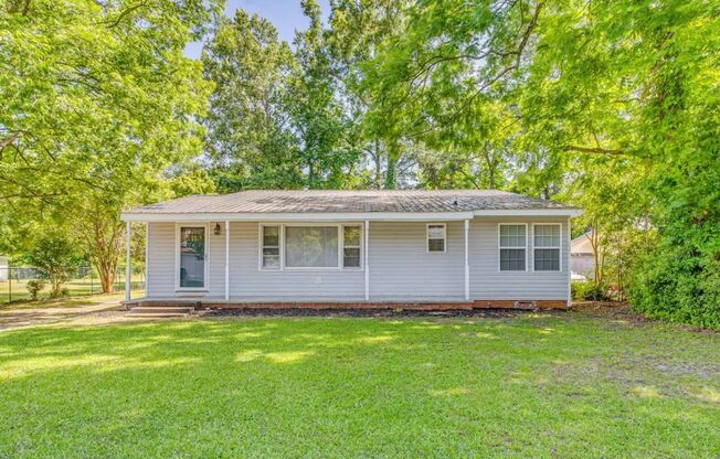 Charming 3BR House in Whiteville