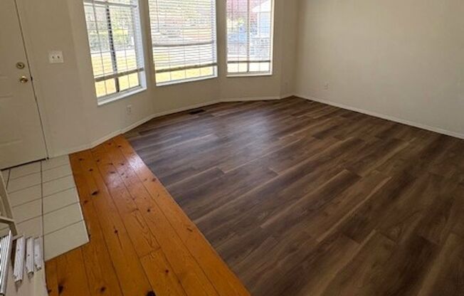 3 Bedroom / 2 Bath Home in Kearns!