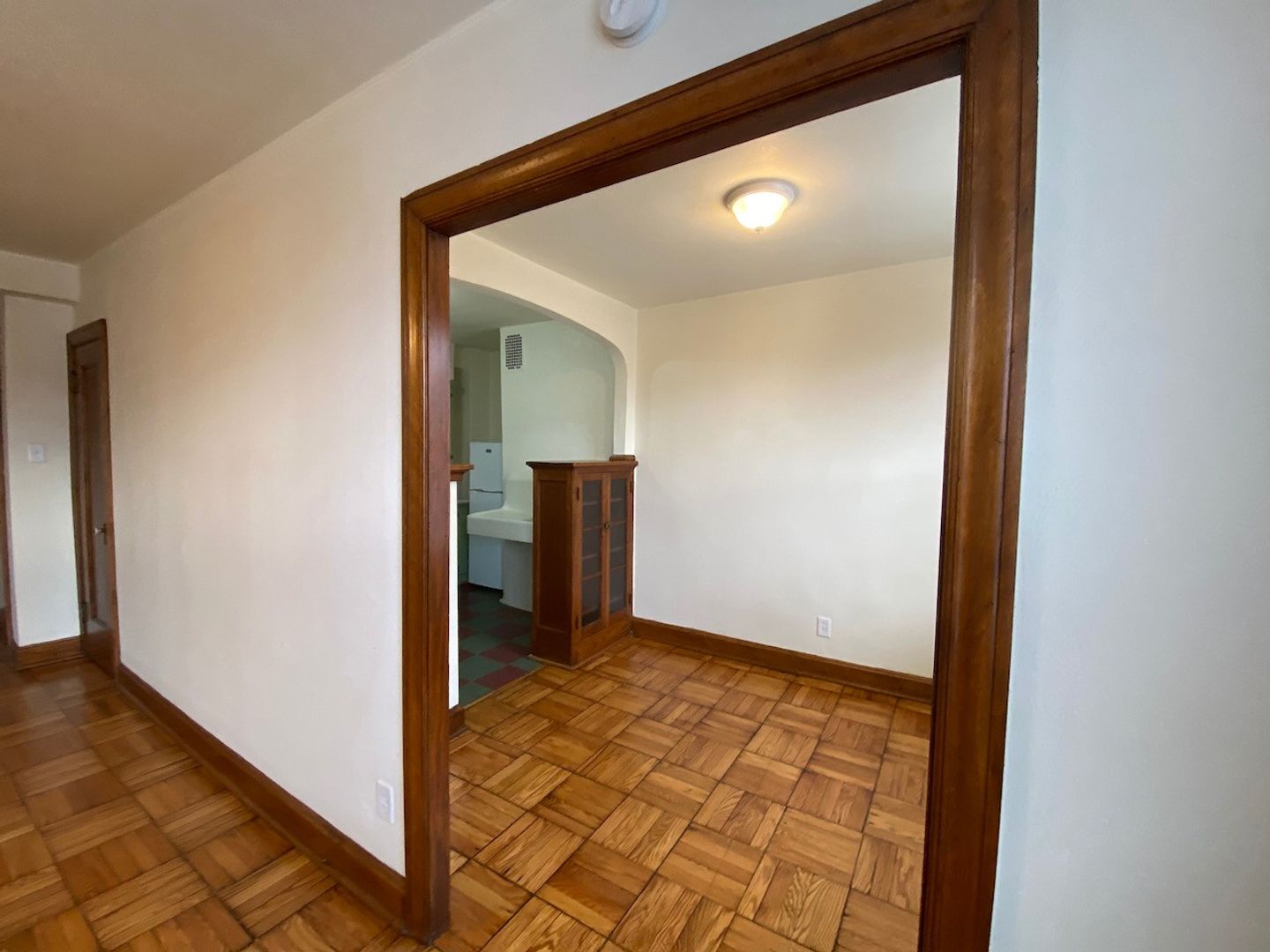 Studio, 1 bath, 400 sqft, $805, Unit 116