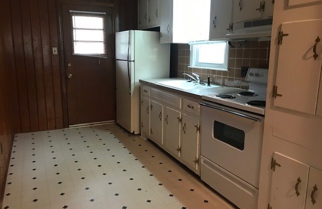 3 beds, 1 bath, $1,400