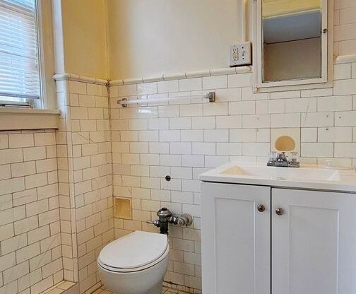 1 bed, 1 bath, 550 sqft, $1,375, Unit 802