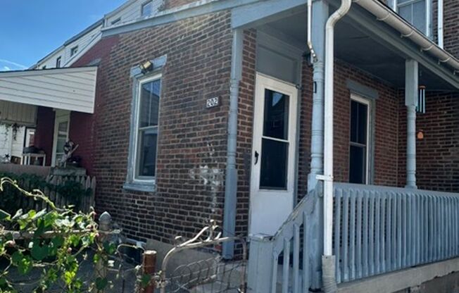 Ready to Move-in Charming 4-Bedroom 2 Bath Home in Pottstown – 202 South Franklin Street