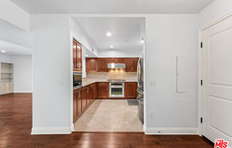 8238 W MANCHESTER AVE