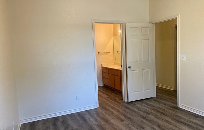 3 beds, 2 baths, 1,194 sqft, $1,250, Unit B-STILL OCCUPIED BY RESIDENT