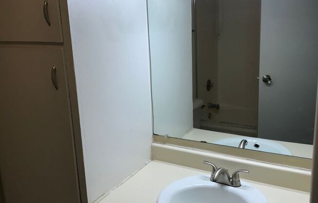 1 bed, 1 bath, 769 sqft, $1,089, Unit 7512-09