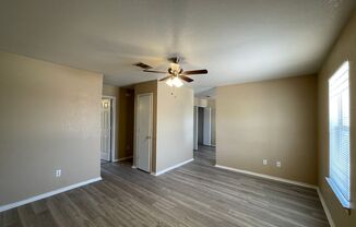 2 beds, 1 bath, 803 sqft, $750, Unit 1704 D Spring Rose