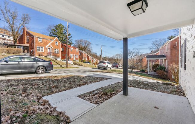 Newly Renovated 3 Bed/2.5 Bath Home - Central AC & Heat - Conveniently Located! Available 6/01!