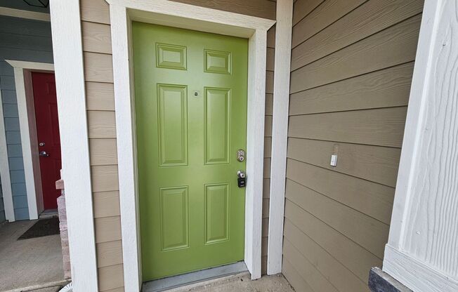 Ready for immediate move in! Move-in Special: $500 off your second month’s rent