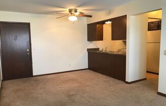 2 beds, 1 bath, $835, Unit 417-205