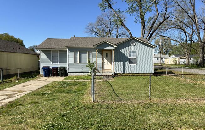 Charming 3 Bed / 1 Bath Home for Lease!