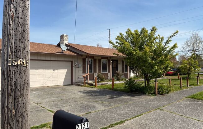 2121 E Viewmont Dr
