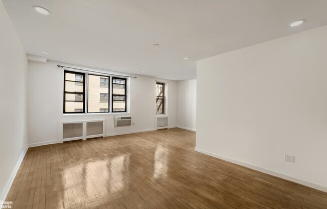 200 E 28th St 4H
