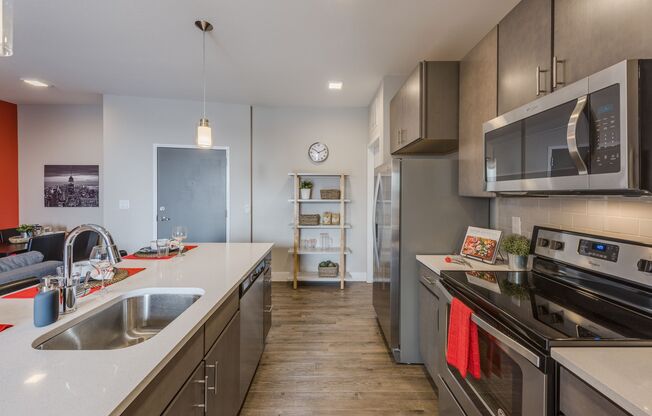 1 bed, 1 bath, 562 sqft, $1,595, Unit 403