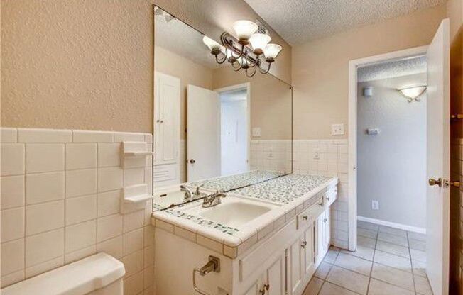 Central Austin Private Lifestyle!