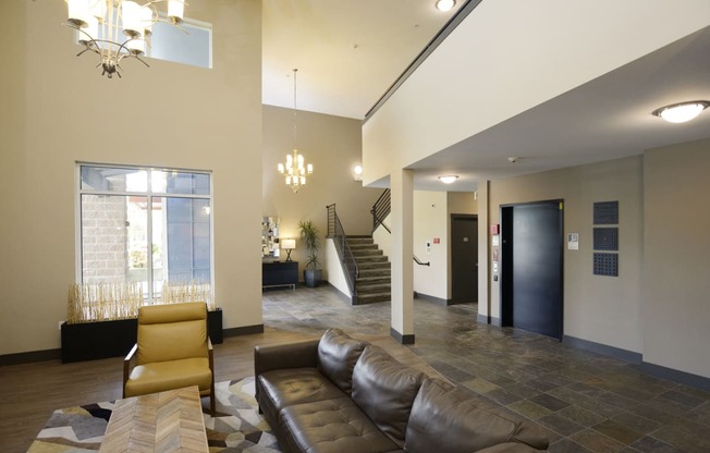 Spacious Area With Comfortable Sofas at Newberry Square Apartments, Lynnwood, 98087
